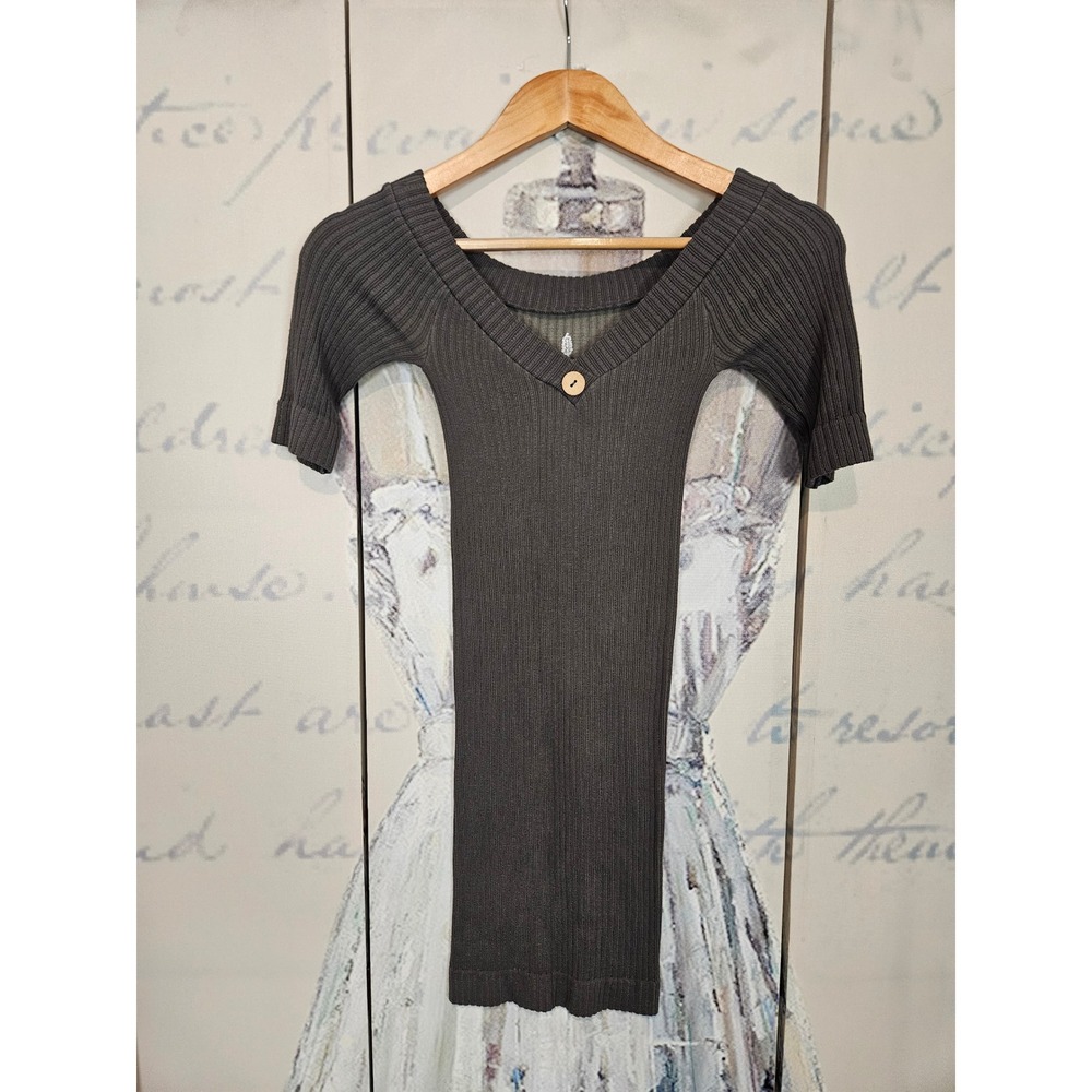 Free People Movement Top XS/S Green Ribbed Seamless V-Neck Button Short Sleeveโ